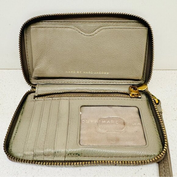 Marc by Marc Jacobs Wristlet Wallet Cell Phone Coin Tan Leather Full Zip Closure - Picture 6 of 15